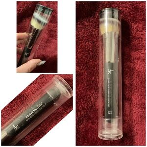 IT Cosmetics Heavenly Luxe Skin Perfecting Brush No 22